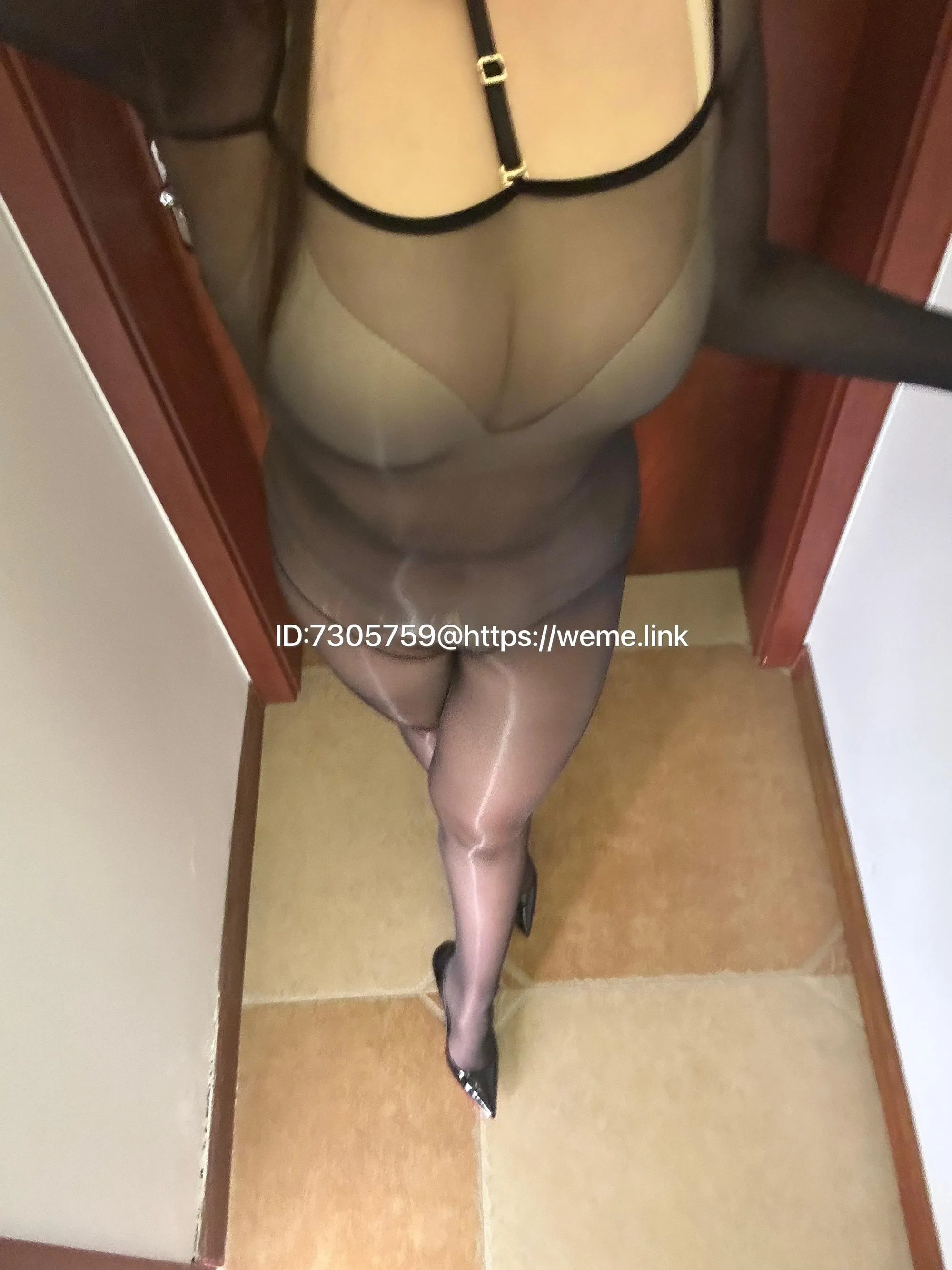 美邵女Baby – NO.021 透明吊带连体丝袜 [61P]插图